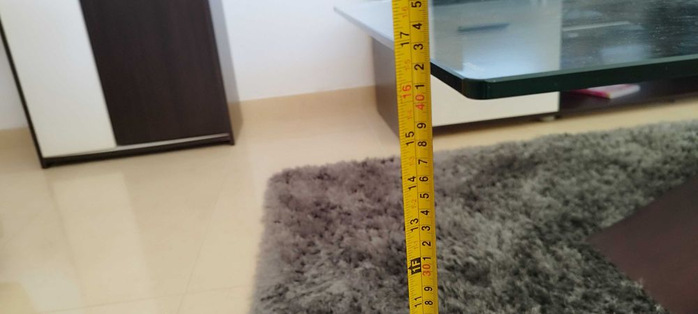 Mesa de centro com tampo em vidro temperado