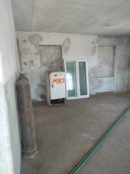 Продаж комплексу заправка - стоянка - підприємства (база) Жовтневе