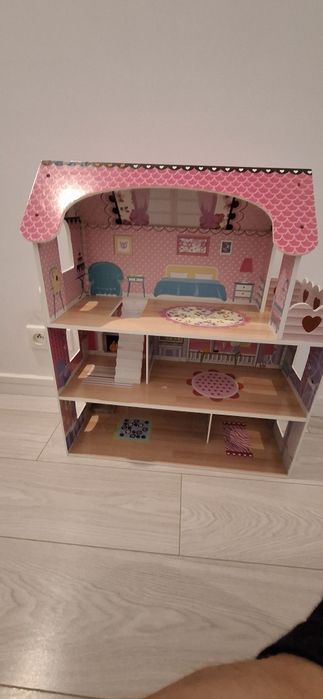Domek dla lalek.