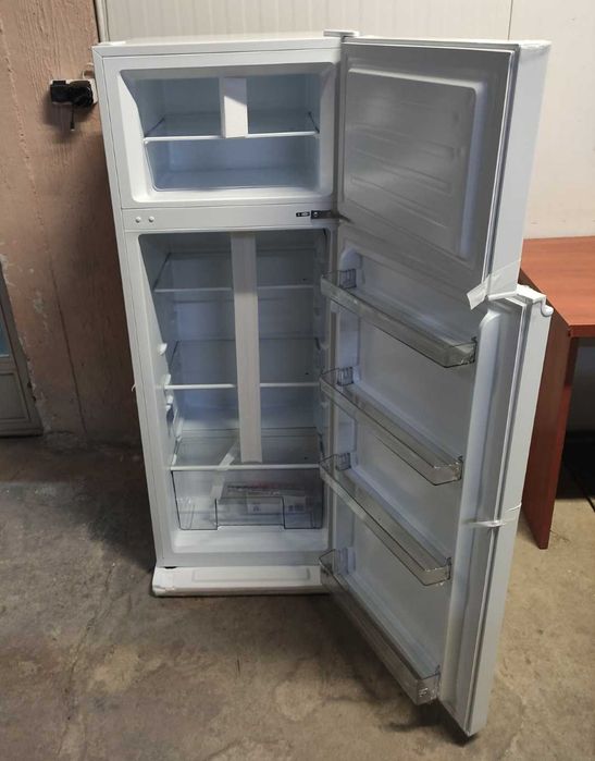 Lodówka TCL RF207TWE1 kompaktowa 144cm 207L Klasa E Biała OUTLET 7BH16