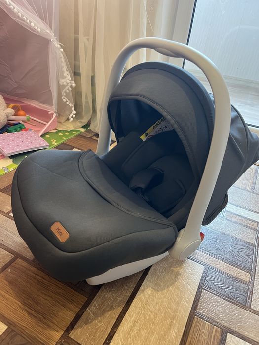 Дитяча автолюлька