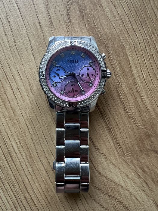 Годинник жіночий GUESS W0774L1
