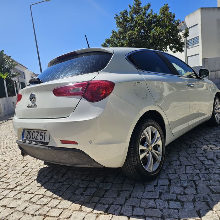 Vendo alfa guileitta de 2016 em ótimo estado geral a diesel