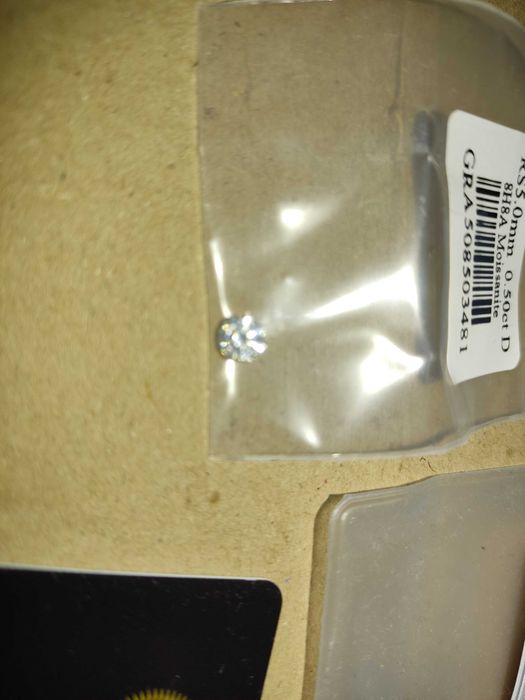 Алмаз Moissanite 0.5ct D 5mm