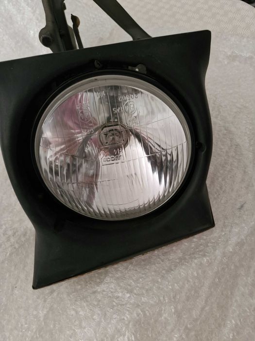 Farol lado Direito com motor MX5 Na
