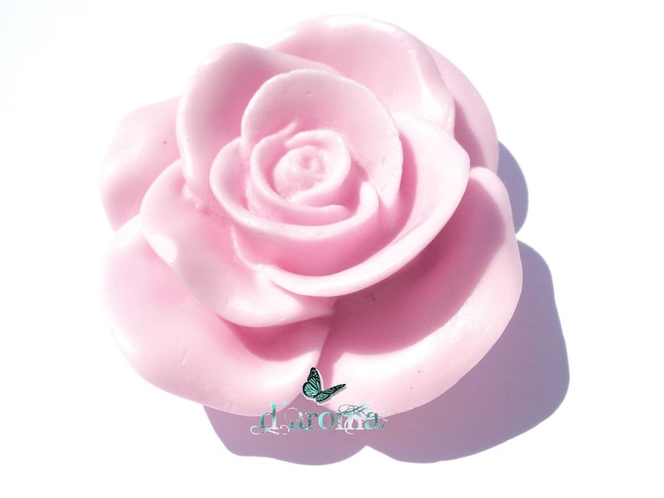 LEMBRANÇA ANIVERSÁRIO: Rosa 3D em sabonete decorativo em Latinha