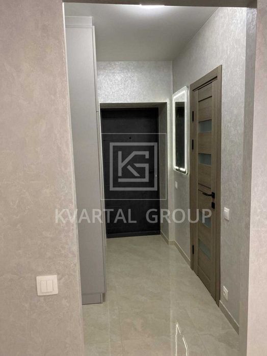 Продаж однокімнатної квартири з новим якісним ремонтом. Без комісії.