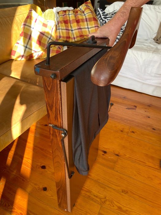 Prensa elétrica de madeira vertical para engomar calças