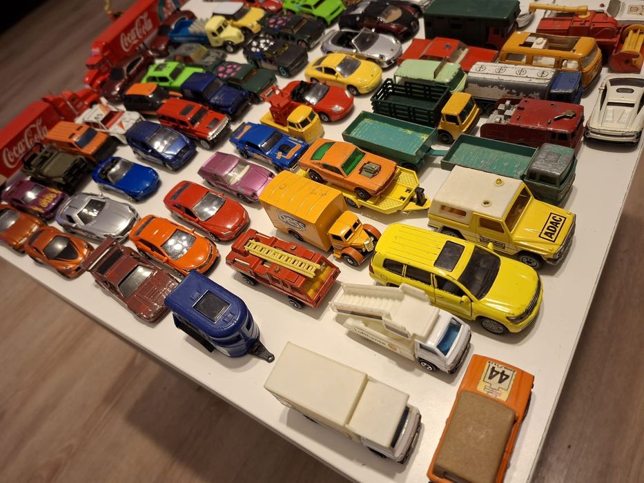 Modele Resoraki Hot wheels Matchbox Siku Welly Lesney  6