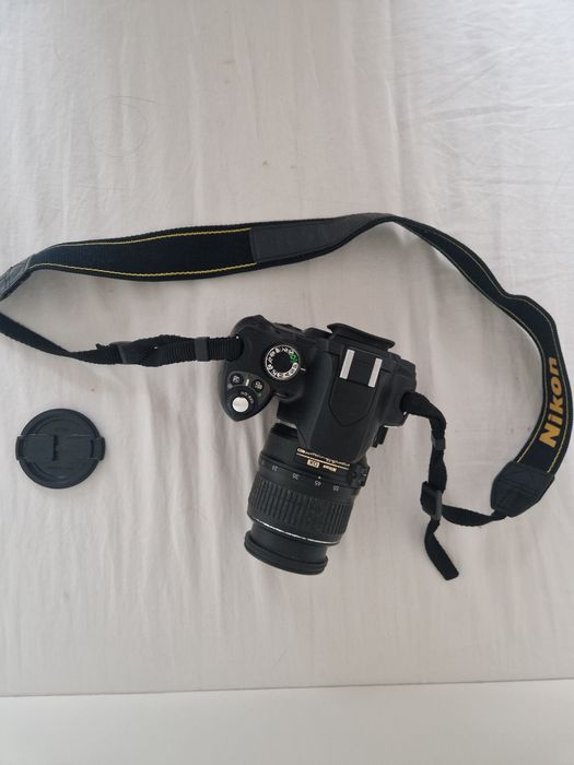 Nikon D60 + objetiva 18-55mm VR + carregador + bateria + mala Case Logic