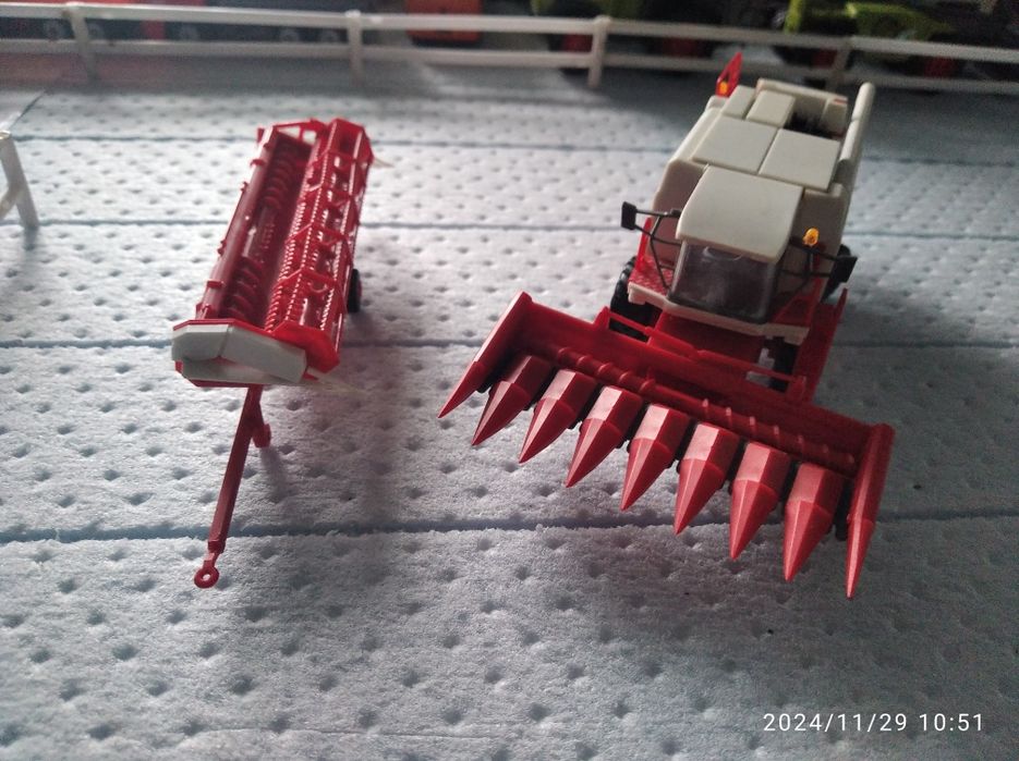 Колекційна модель комбайна клас   лексіон480  модель 1:87кібрі