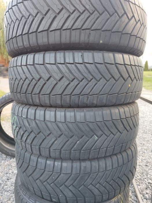 215/60/17C 109/107T Michelin Agilis CrossClimate