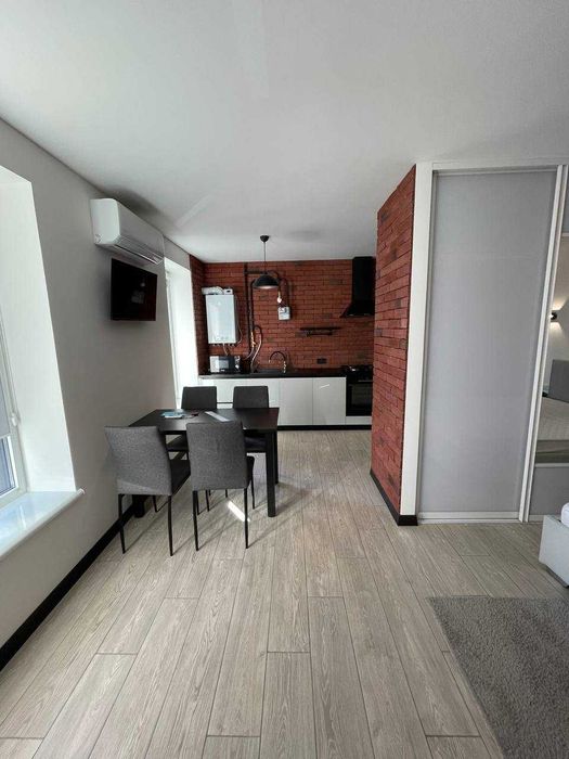 Здається стильна квартира-студія Loft біля центру