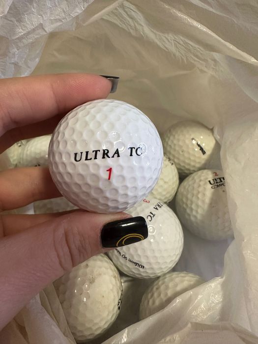 Мʼячі для гольфу