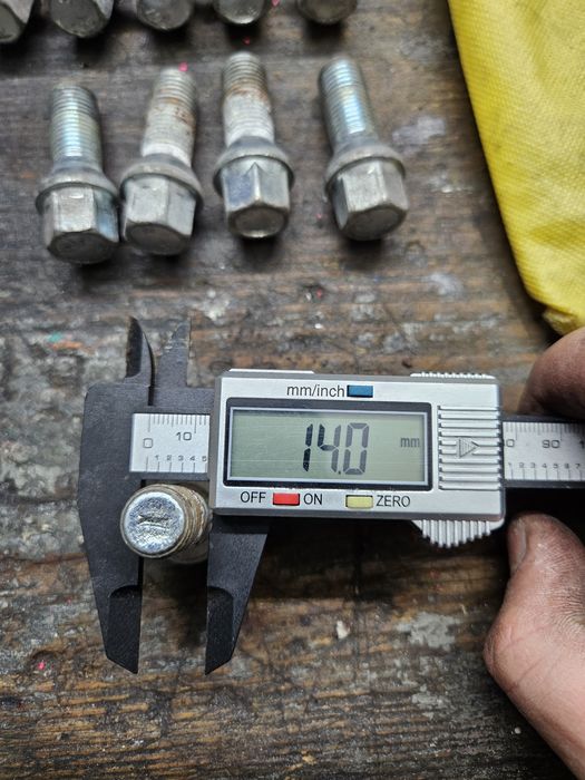 Szpilki sruby kol alufelg M14