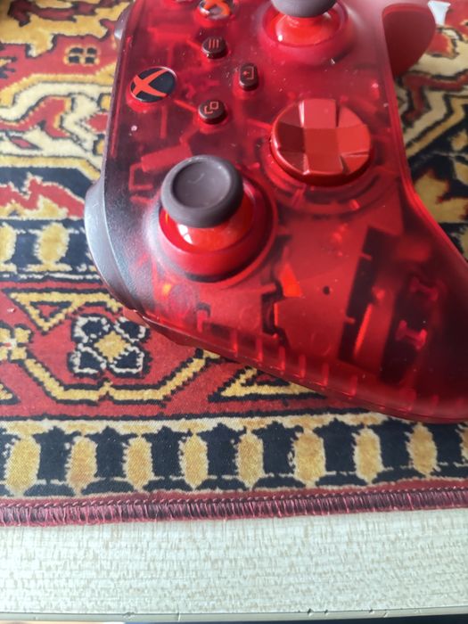 Pad do xboxa czerwony
