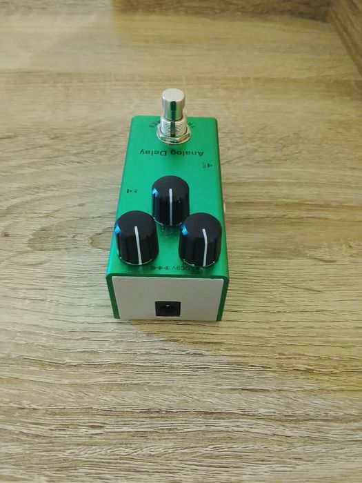 Pedal de efeito analógico de delay para guitarra ou baixo