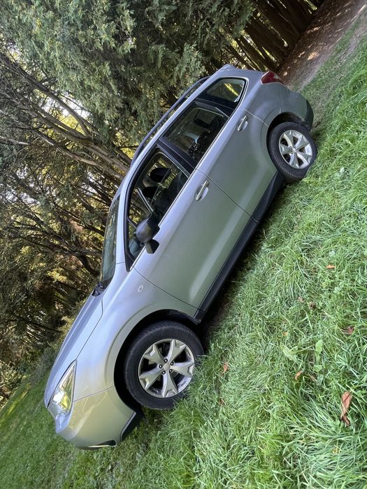 Автомобіль позашляховик  Subaru