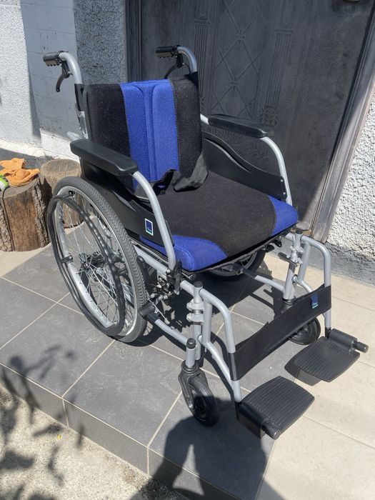 Інвадідна коляска