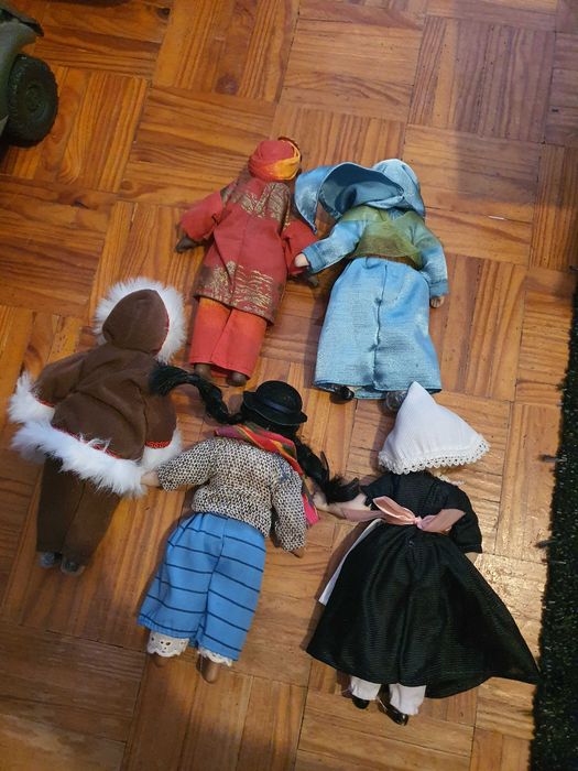 Lote 5 bonecas porcelana com 21cm