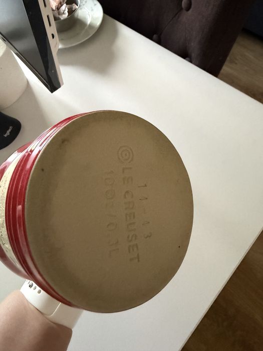 Le creuset pojemnik na sól