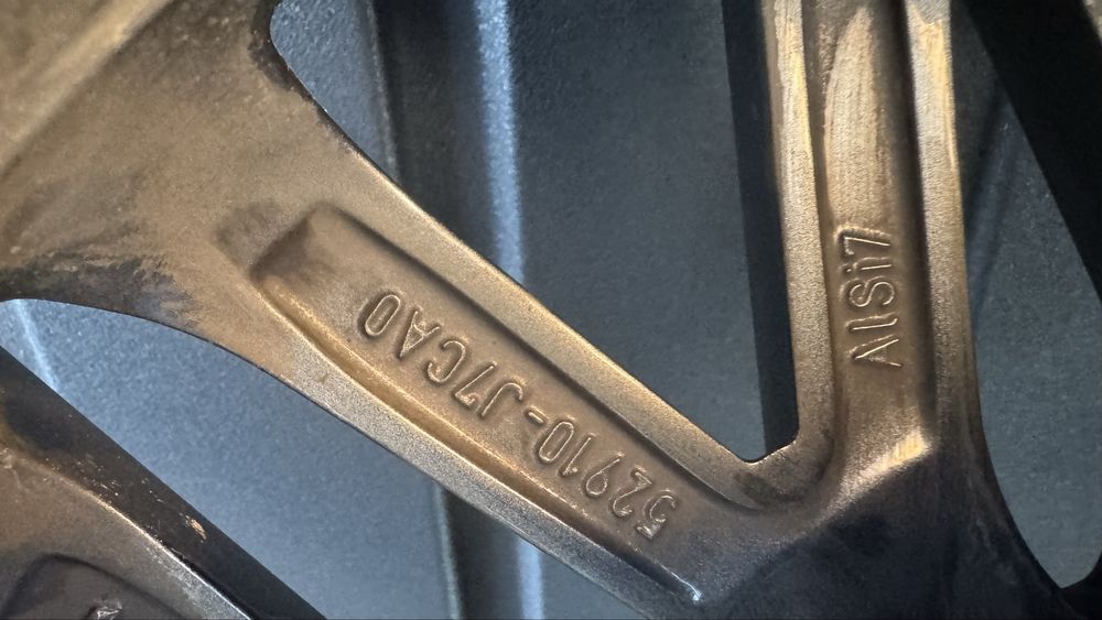 Оригінальні диски KIA R18 з шинами Michelin Pilot Sport 4 225/40 R18