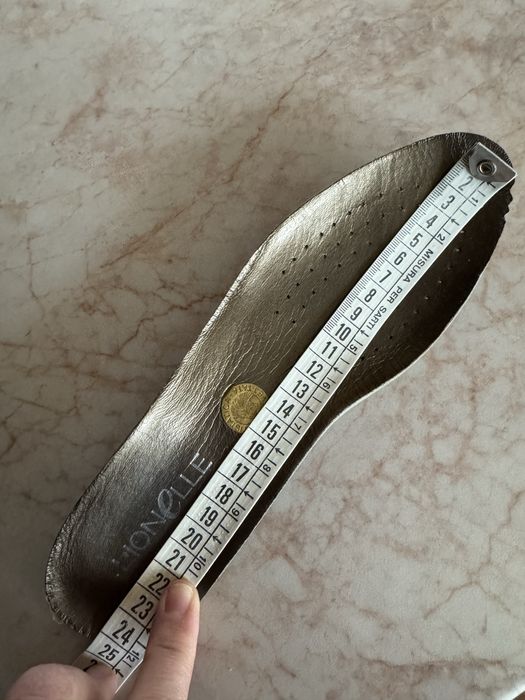 Чоботи жіночі Lionelle в чудовому стані