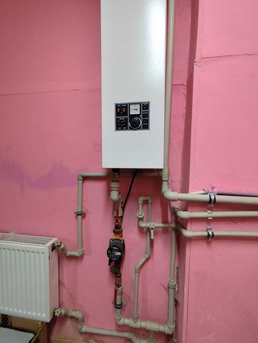 Продам окрему будівлю на просп. Тракторобудівників, 107г, м. Харків