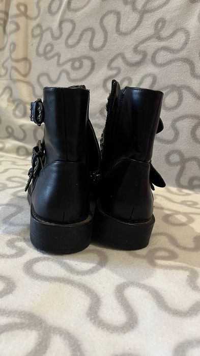 Ботінки 37 розмір