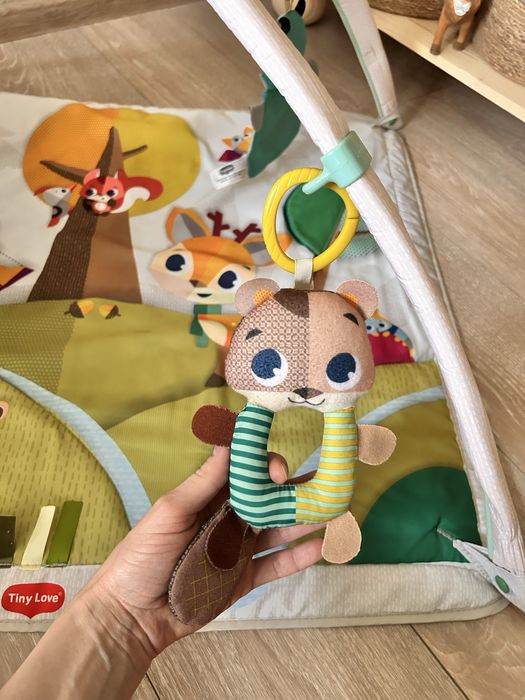 Розвиваючий килимок Tiny Love Лісові друзі, з дугами, 86х78 см