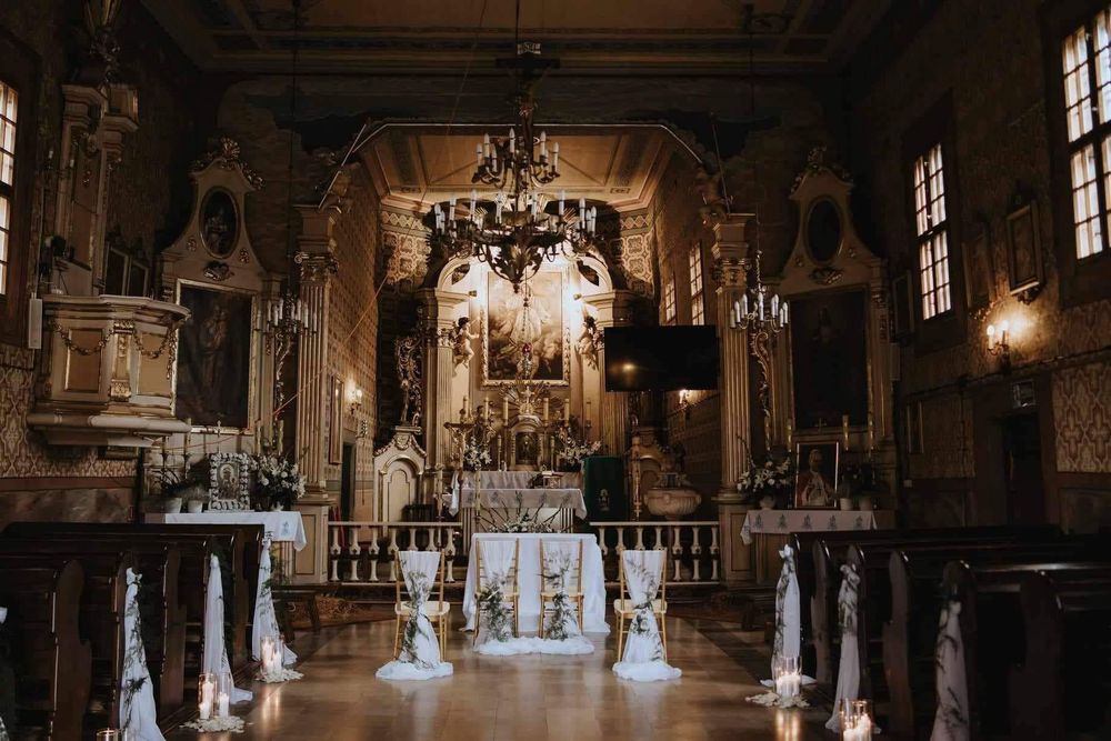 Biały dywan, dekoracja kościoła sali hymn o miłości, girlandy świetlne