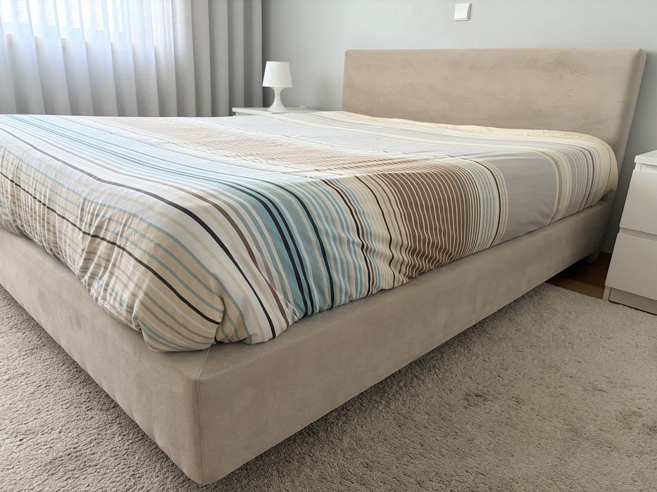 Estrutura da cama base e cabeceira 180x200 bege
