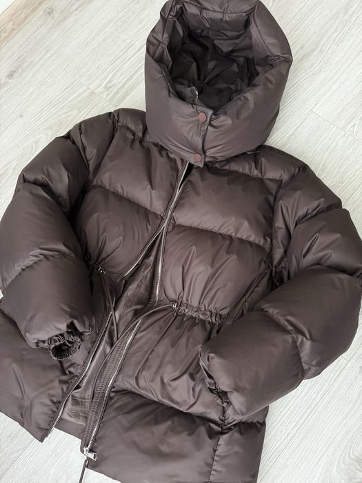 Пуховик зв штучним хутром шоколадного кольору