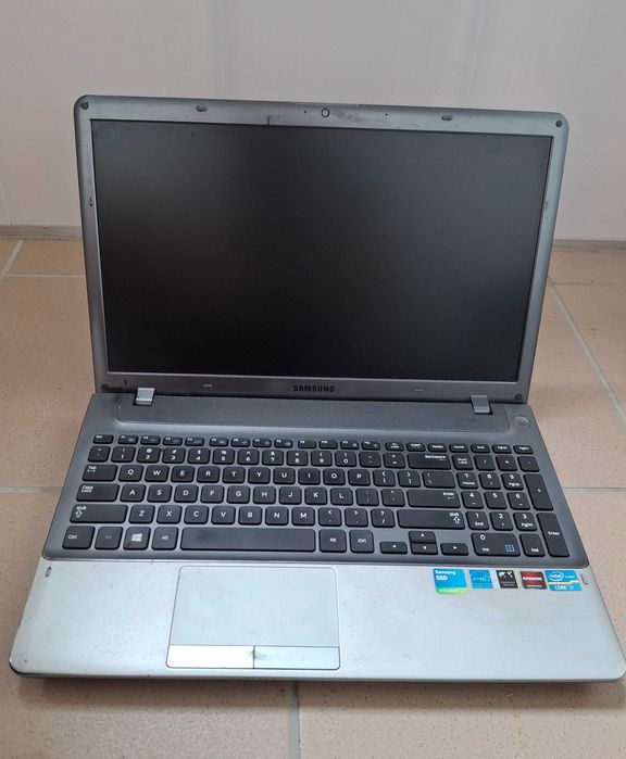 Laptop Samsung NP350V5C i7 / SSD / Radeon + zasilacz – sprawny
