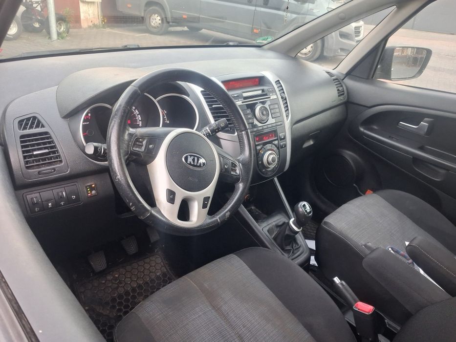 Kia Venga 1.6 benz. z gazem sprowadzony uszkodzony
