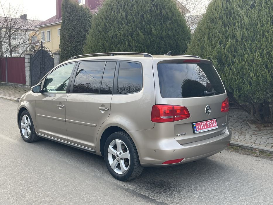 Фольксваген Тоуран 2014 р. 2.0 АВТОМАТ