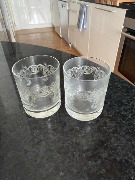 Copos de licor em vidro trabalhado