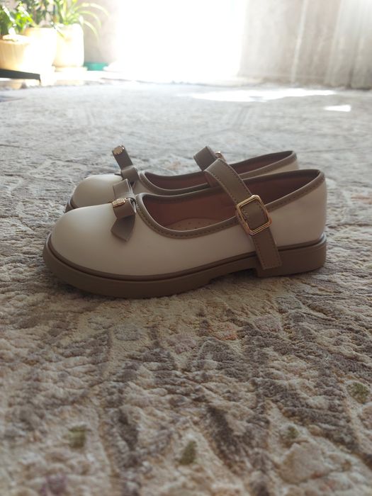 Туфлі нарядні нові clibee 36р.