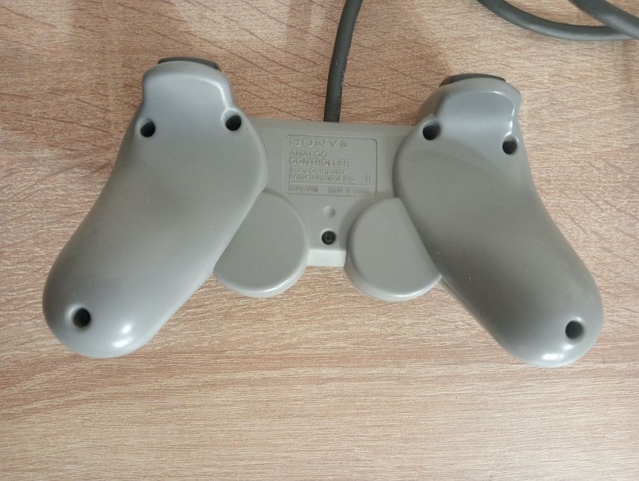 Оригінальний DualShock (модель SCPH-1200) Н