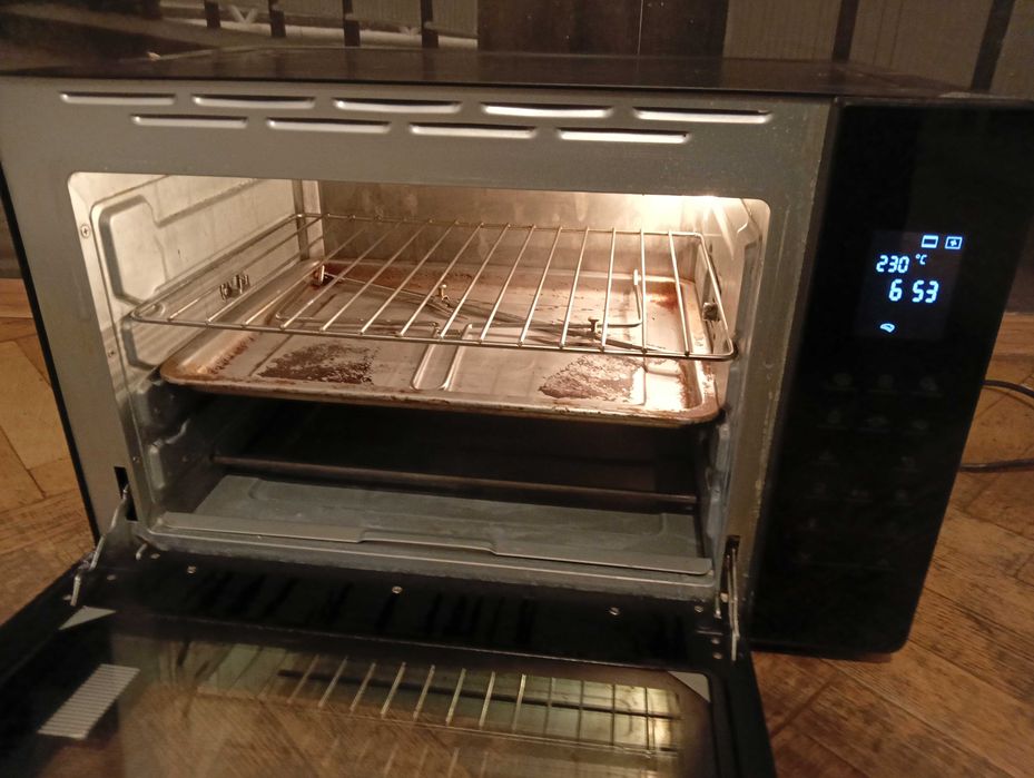 Mini piekarnik hisense