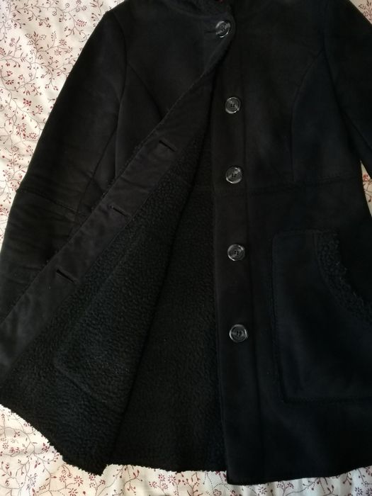 Czarny krótki płaszcz