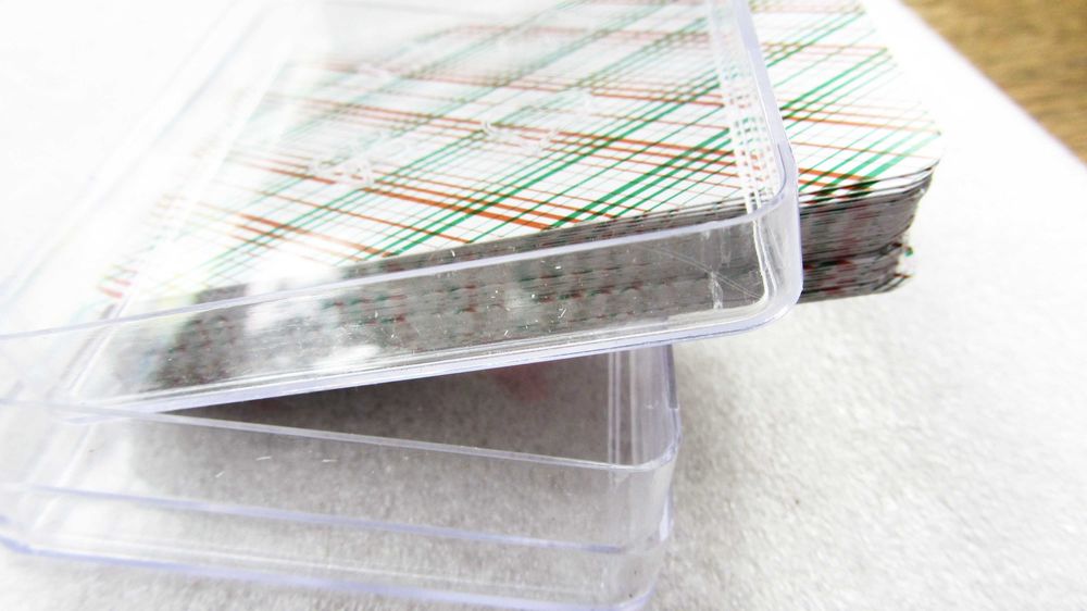 Карты игральные (картонные) в пластиковом кейсе. Колода карт 36 штук ...