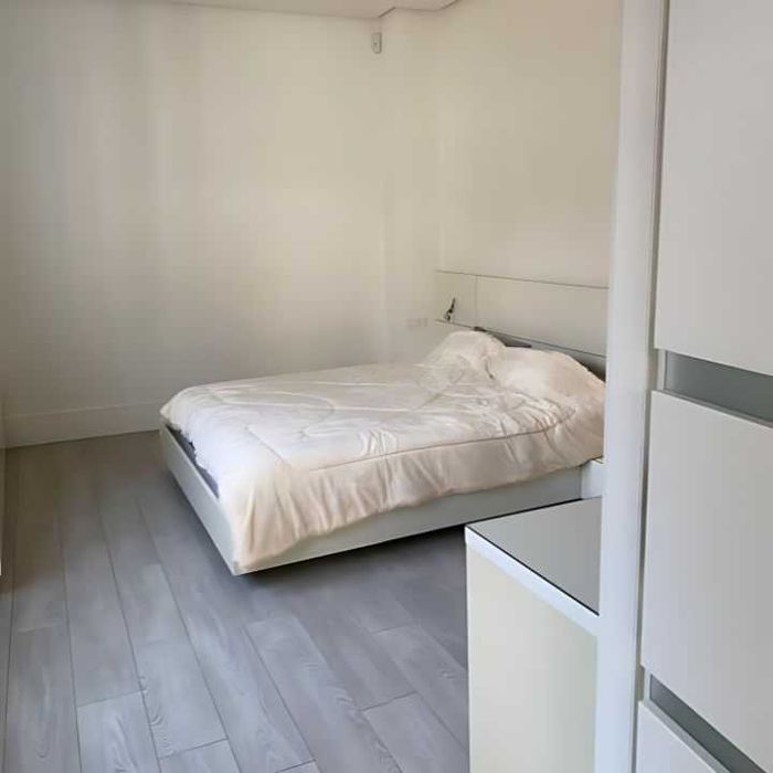 Продається 4-кімнатна квартира в центрі