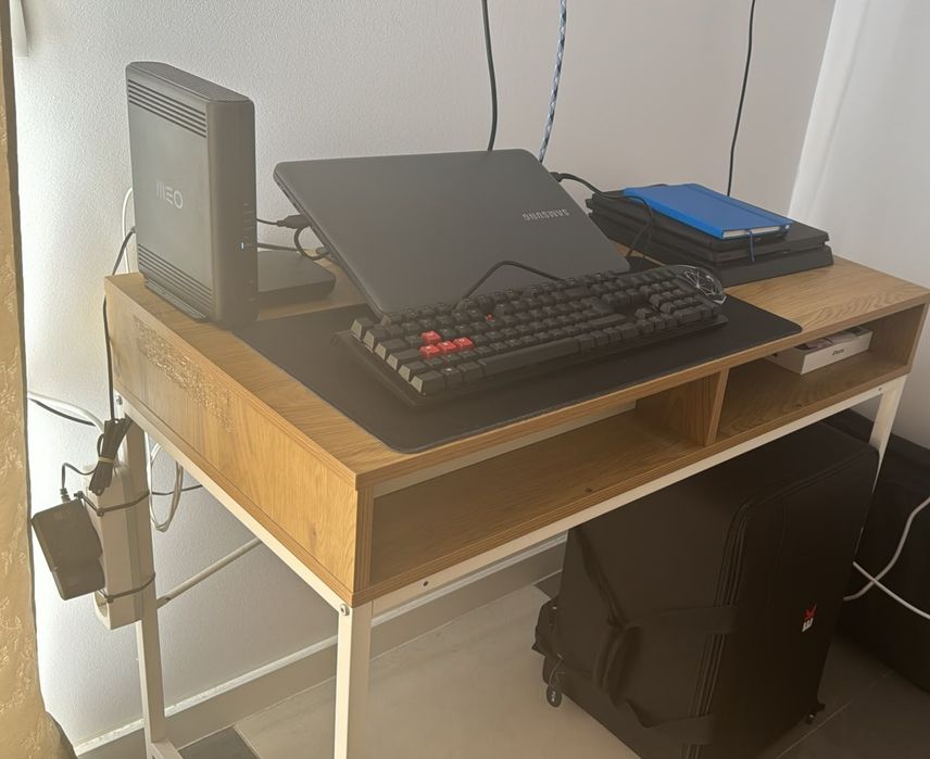 Mesa de Escritório + Cadeira