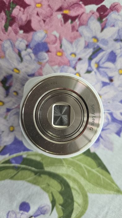 Sony Cybershot DSC-QX10