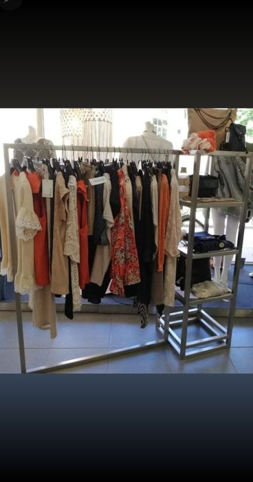 Expositor de vestuário em açoinoxidável -2 disponíveis