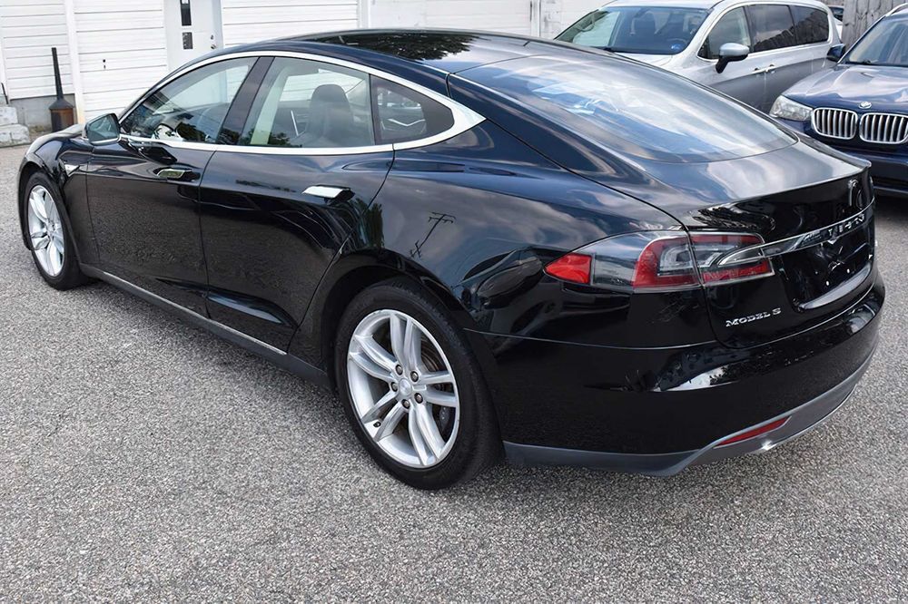 Tesla Model S 85      2013