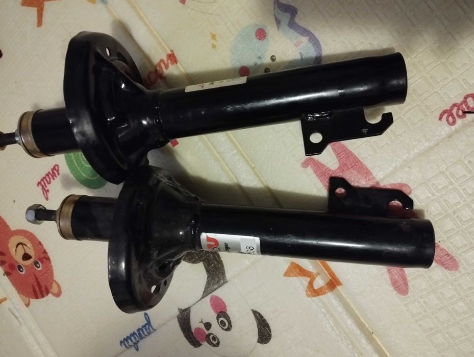 Передня стойки,амортизатори.
