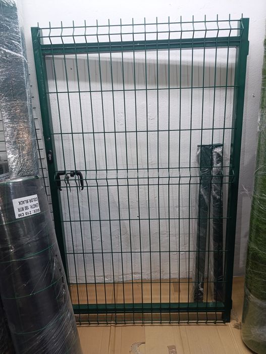 Portões exteriores com painel 3D