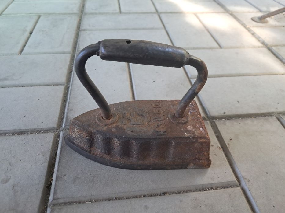 Старый утюг из СССР